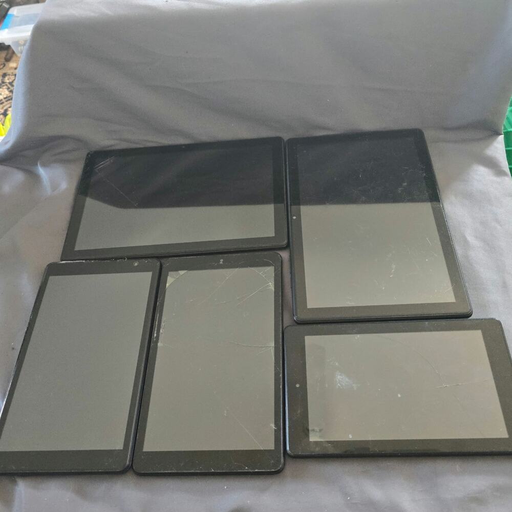 Lot of Broken Tablets For Parts or Repair Mixed Brands & Models